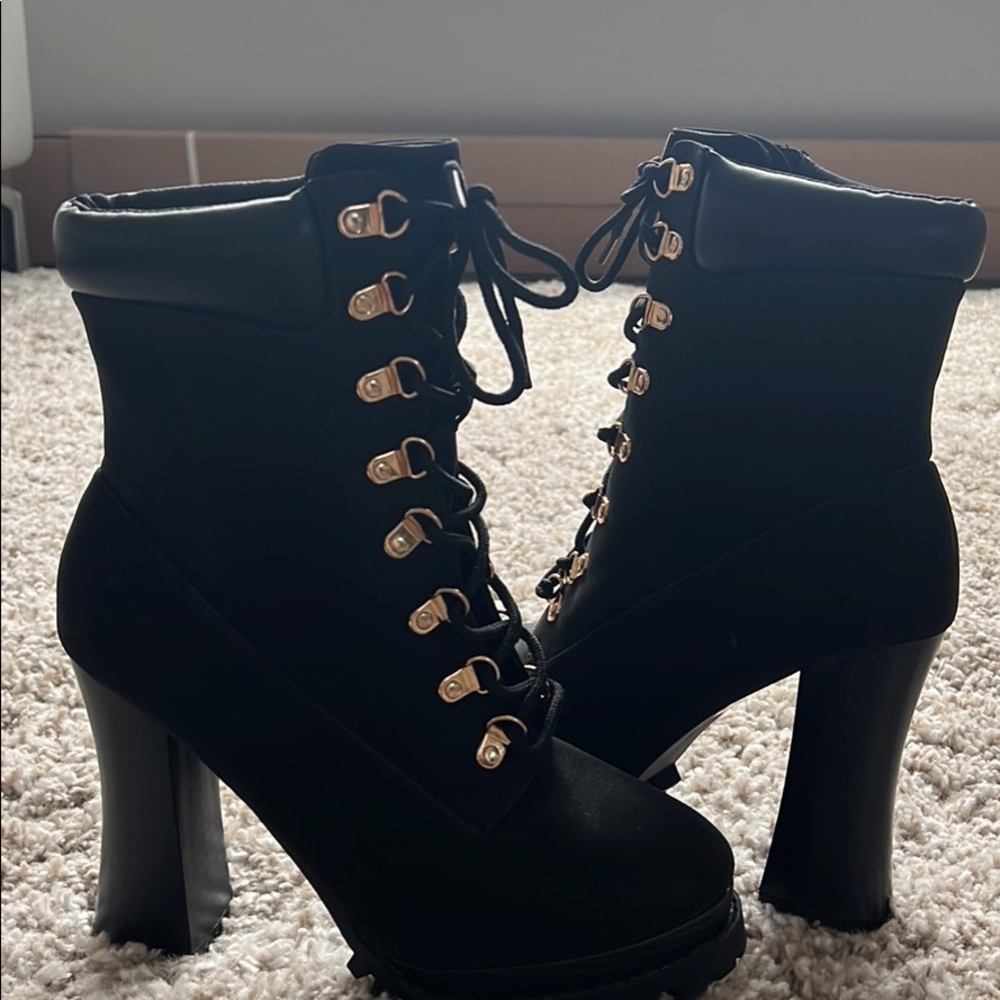 Fashion nova boots